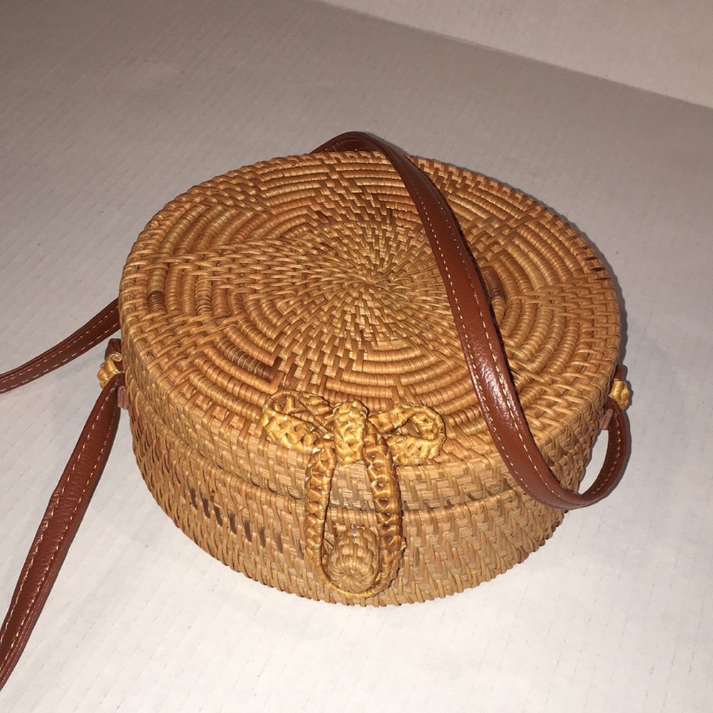 Round Boho Style Purse - Picture 4 of 5